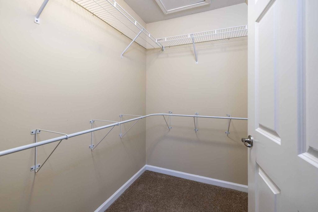 Cambridge Heights Walk-In Closet